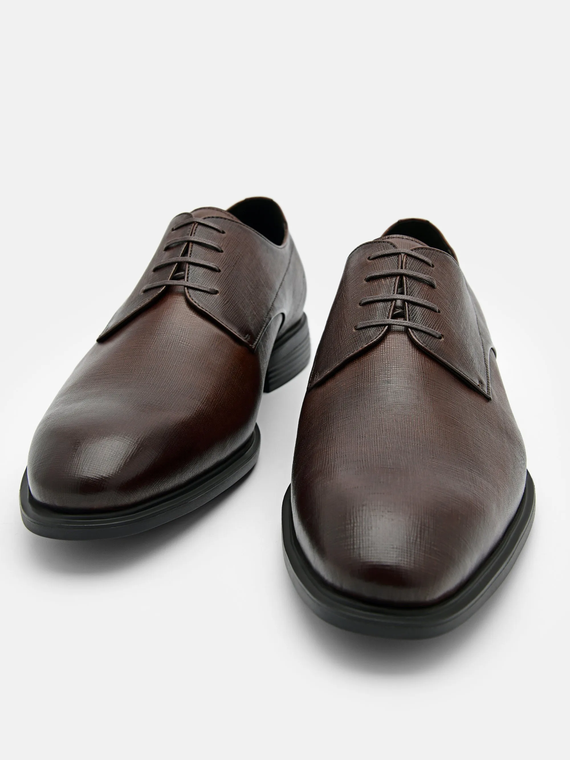 Altitude Lightweight Leather Derby Shoes