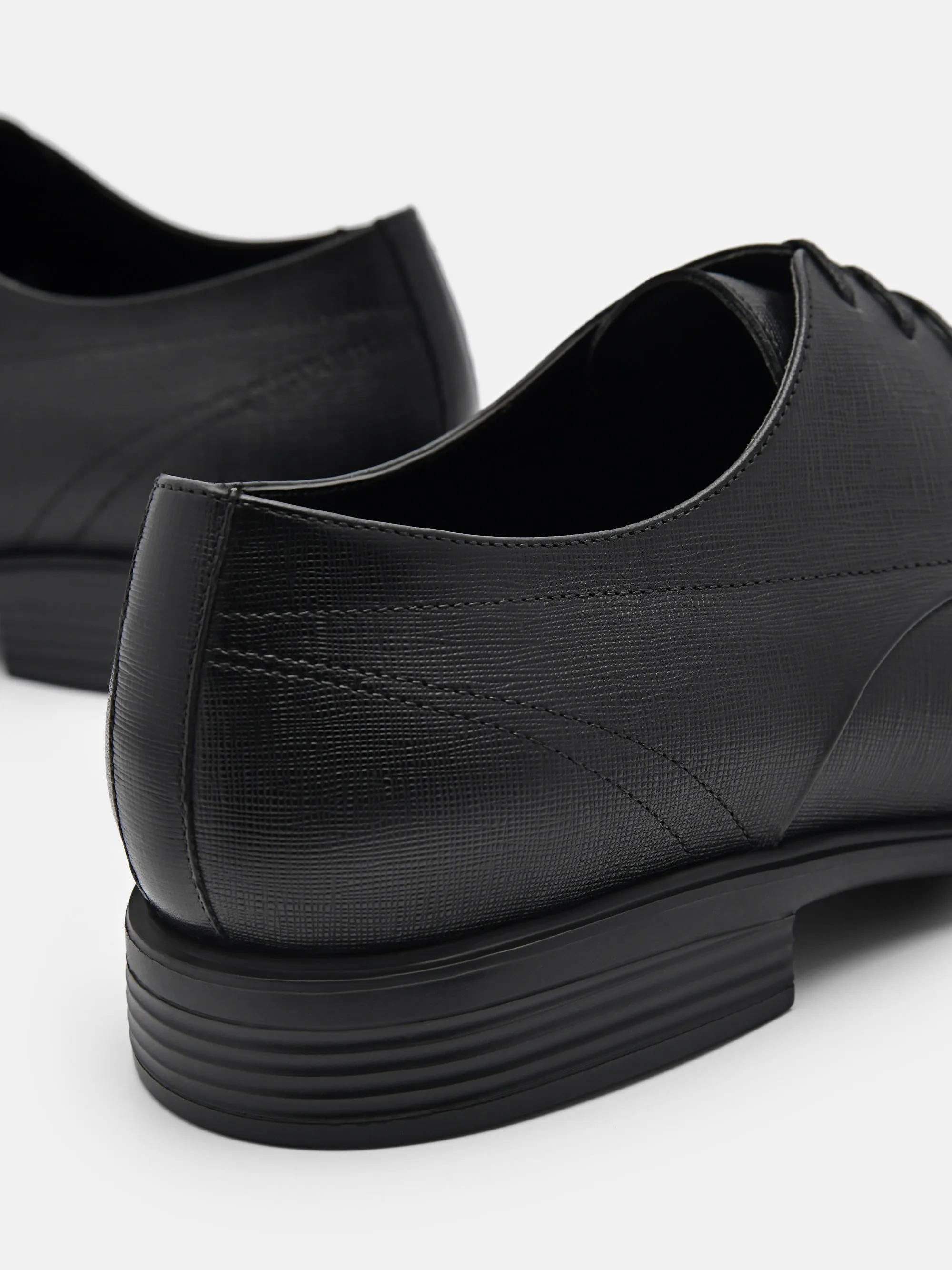 Altitude Lightweight Leather Derby Shoes