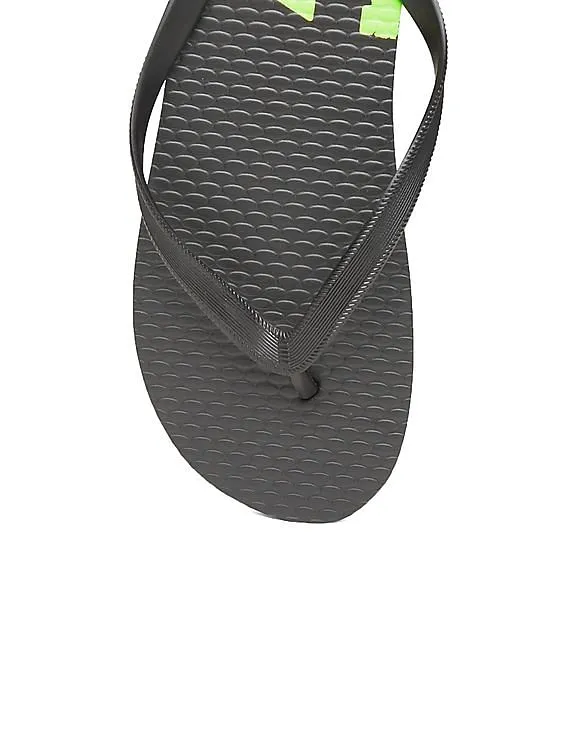 GAP Men Black V-Strap Printed Flip Flops