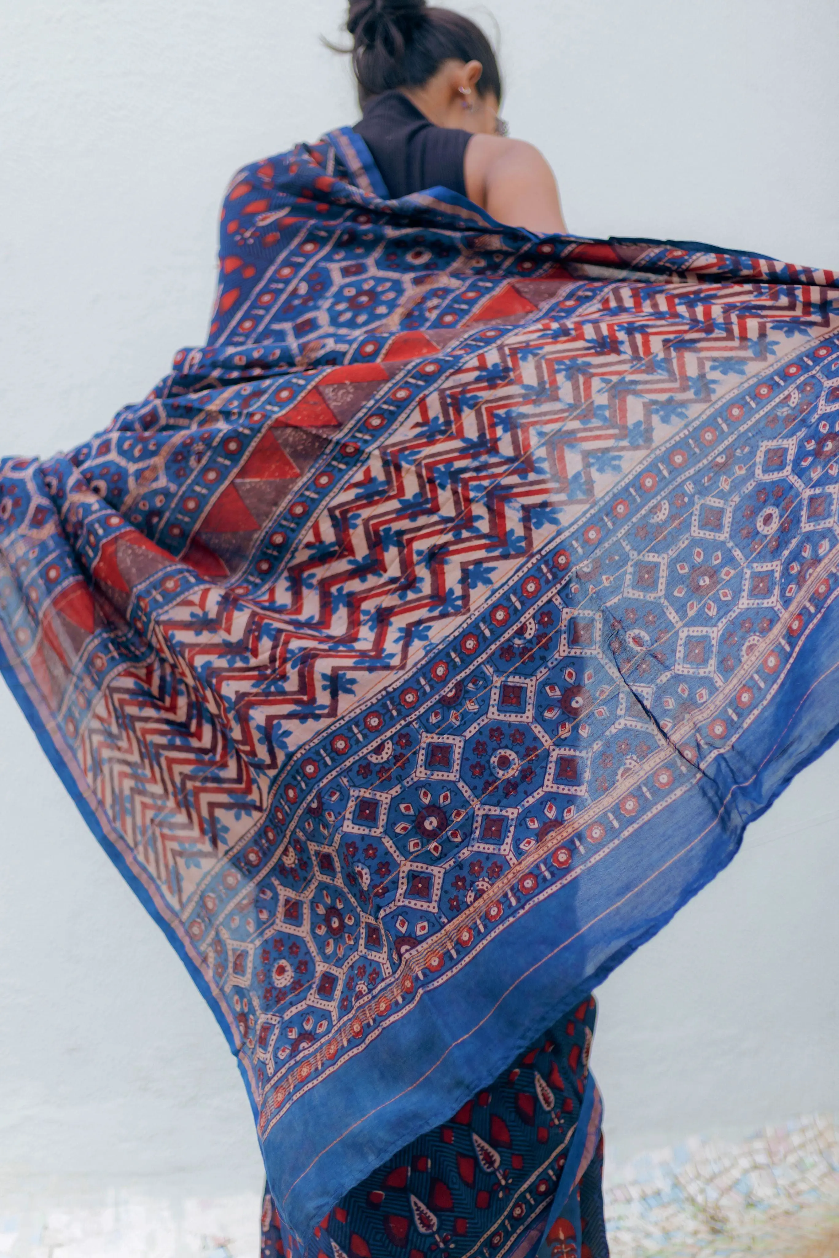 Kaisori Malhar - Dabu Pharad Trinaya Indigo handblockprinted Silk Cotton saree