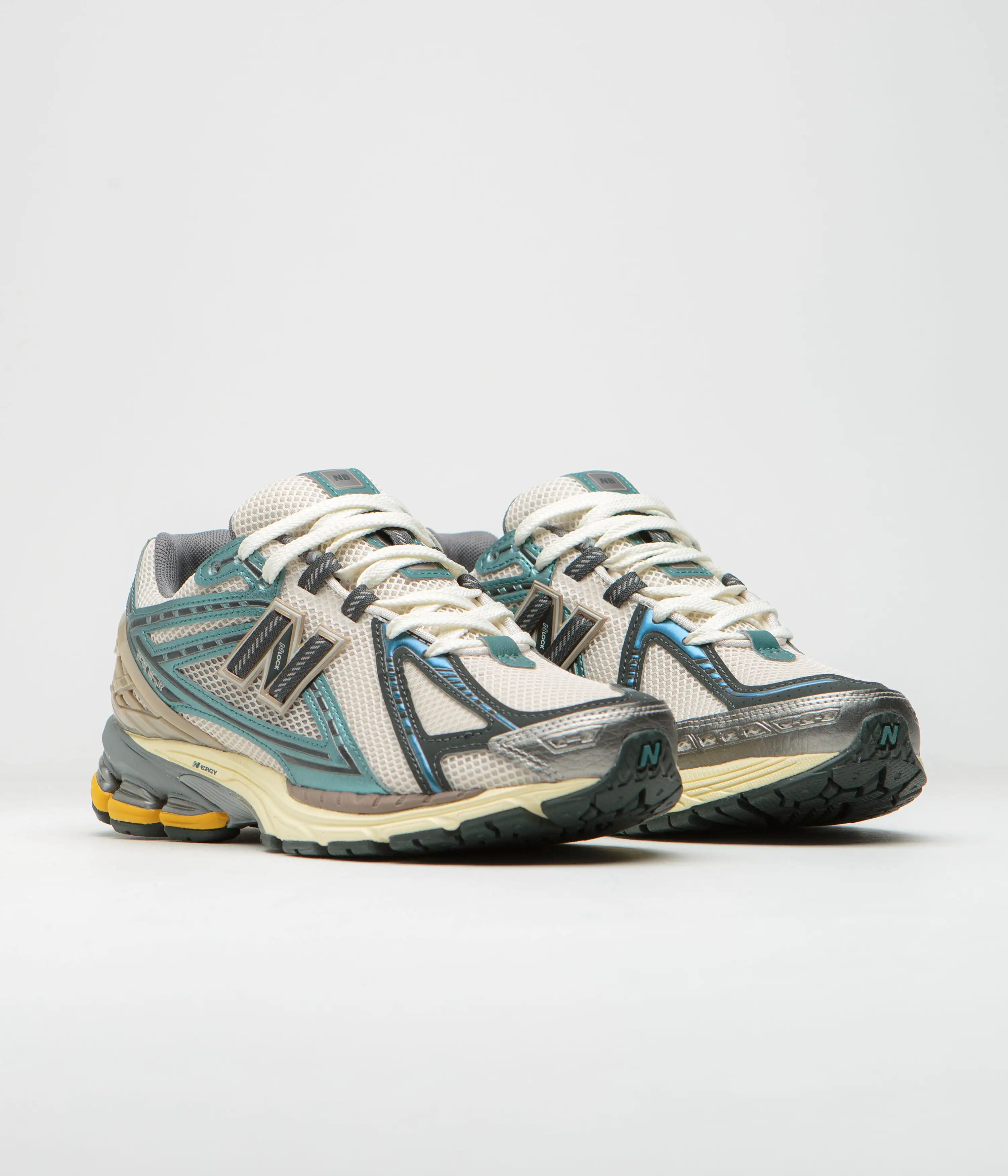 New Balance 1906 Shoes - New Spruce