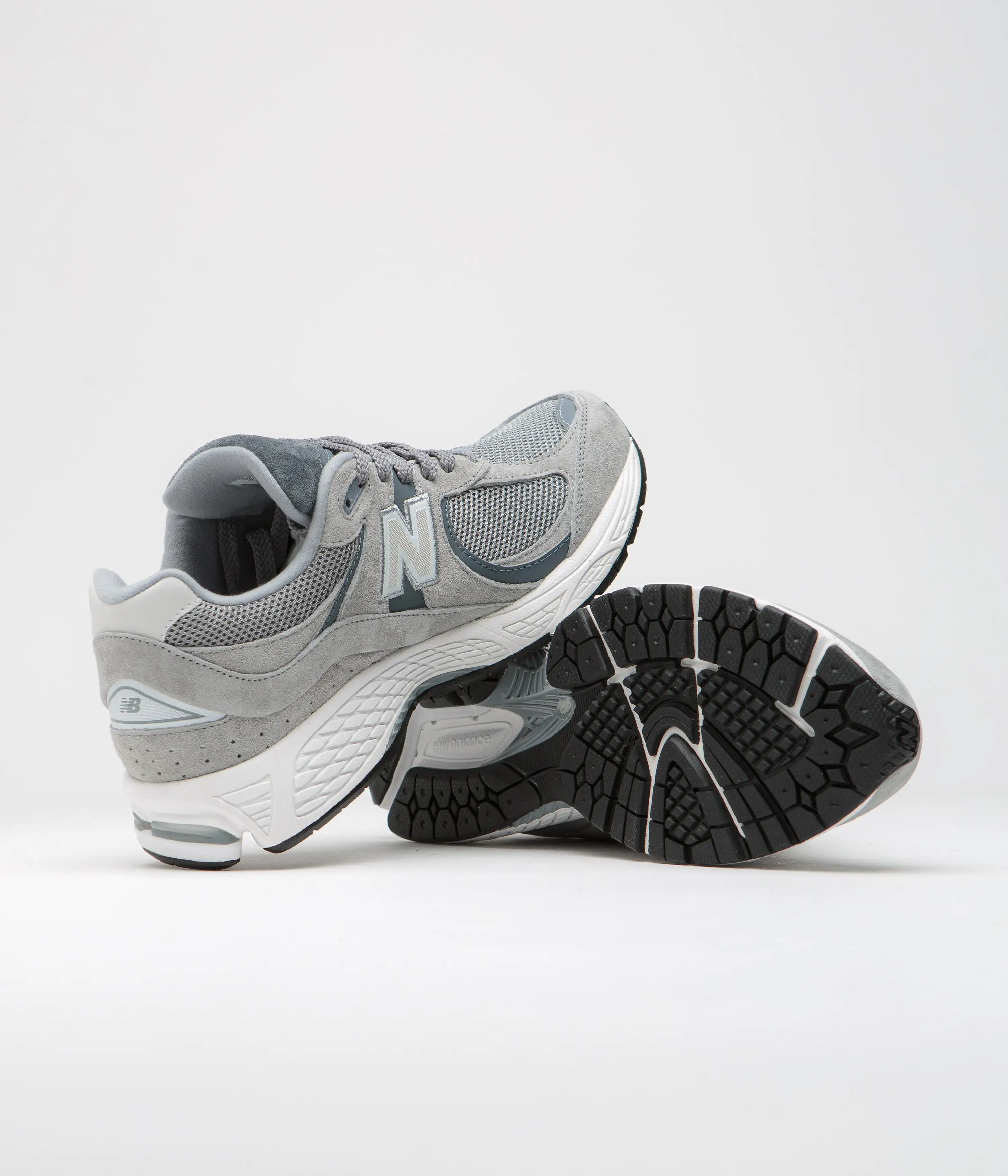 New Balance 2002R Shoes - Steel / Lead