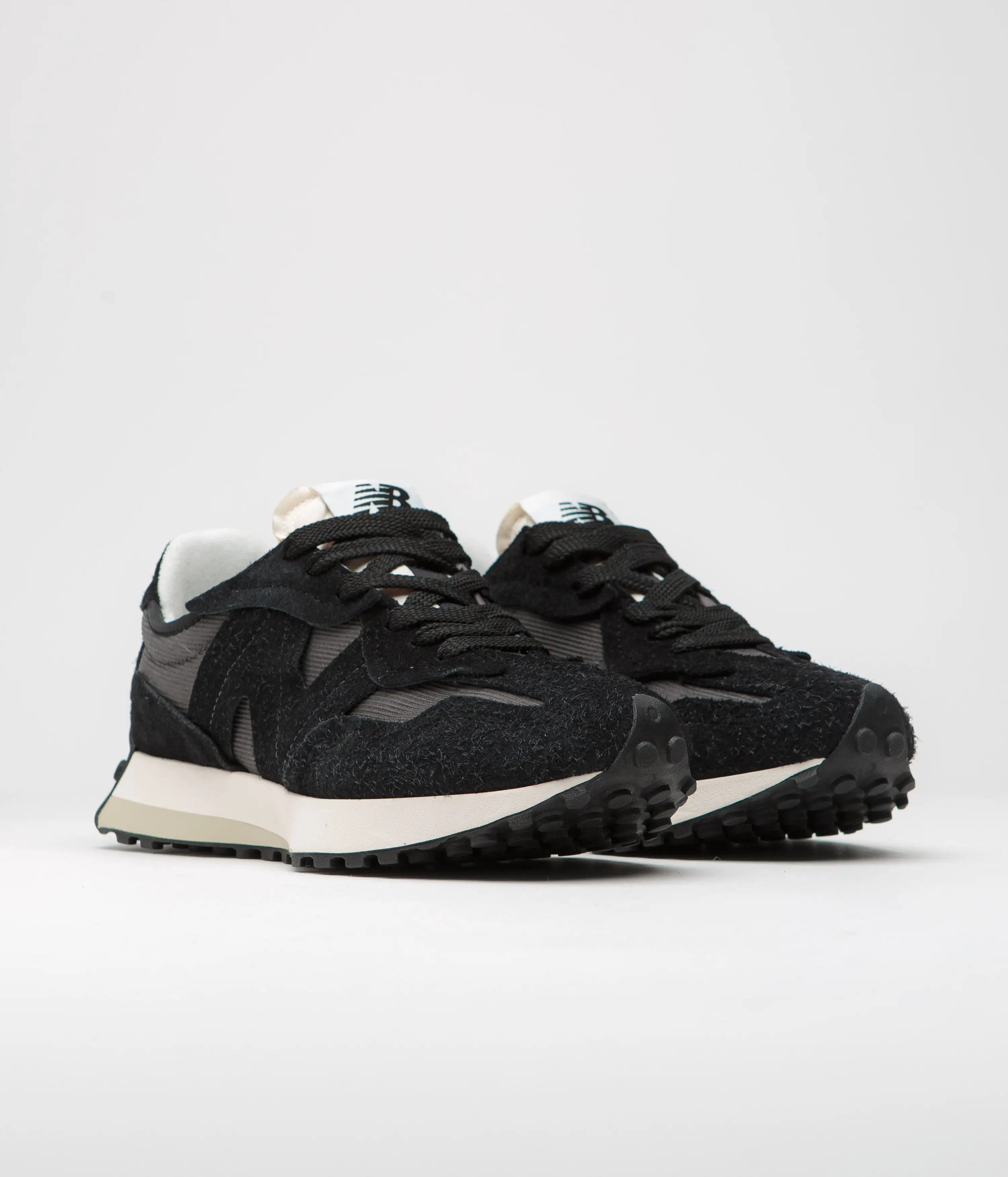 New Balance 327 Shoes - Black / Magnet