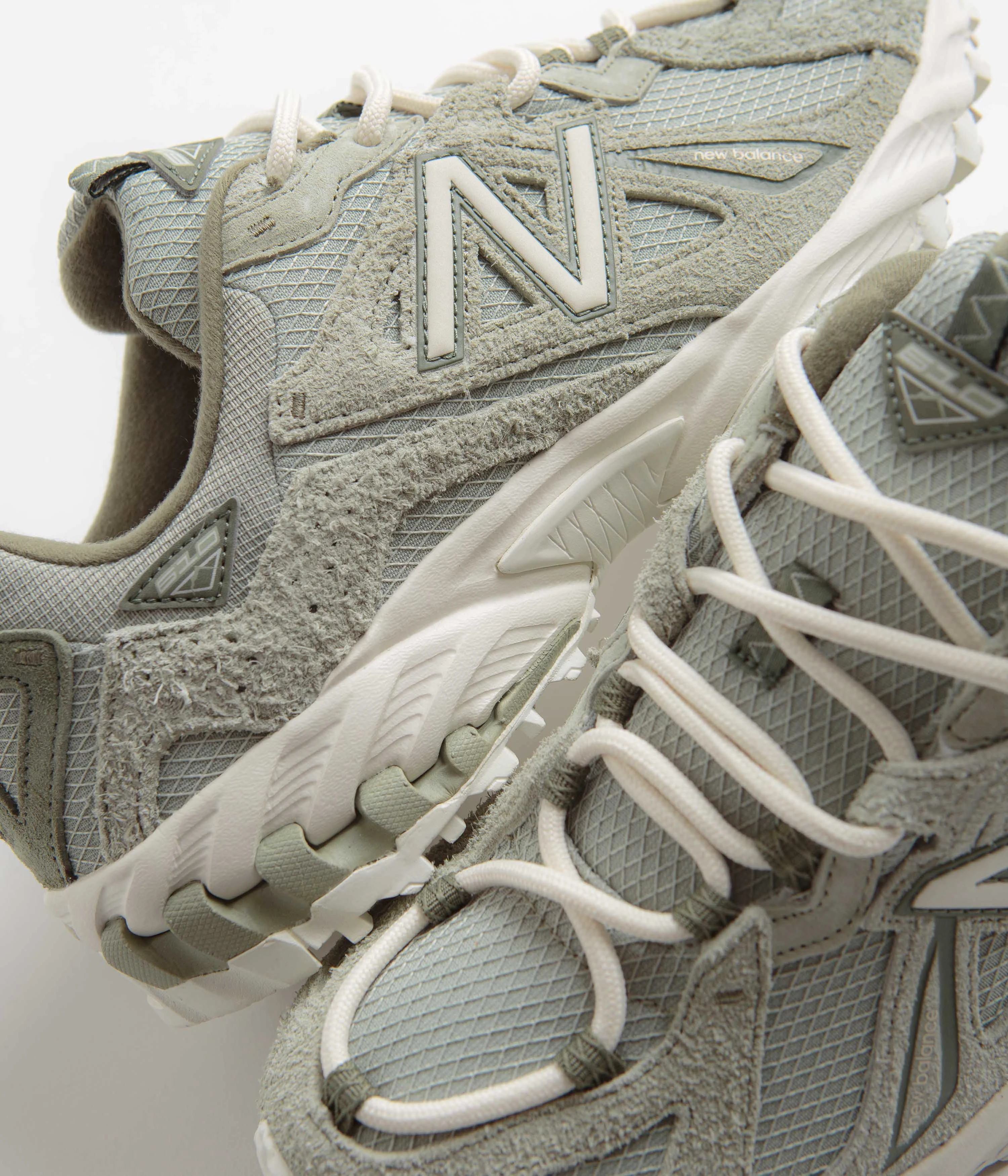 New Balance 610 Shoes - Olivine