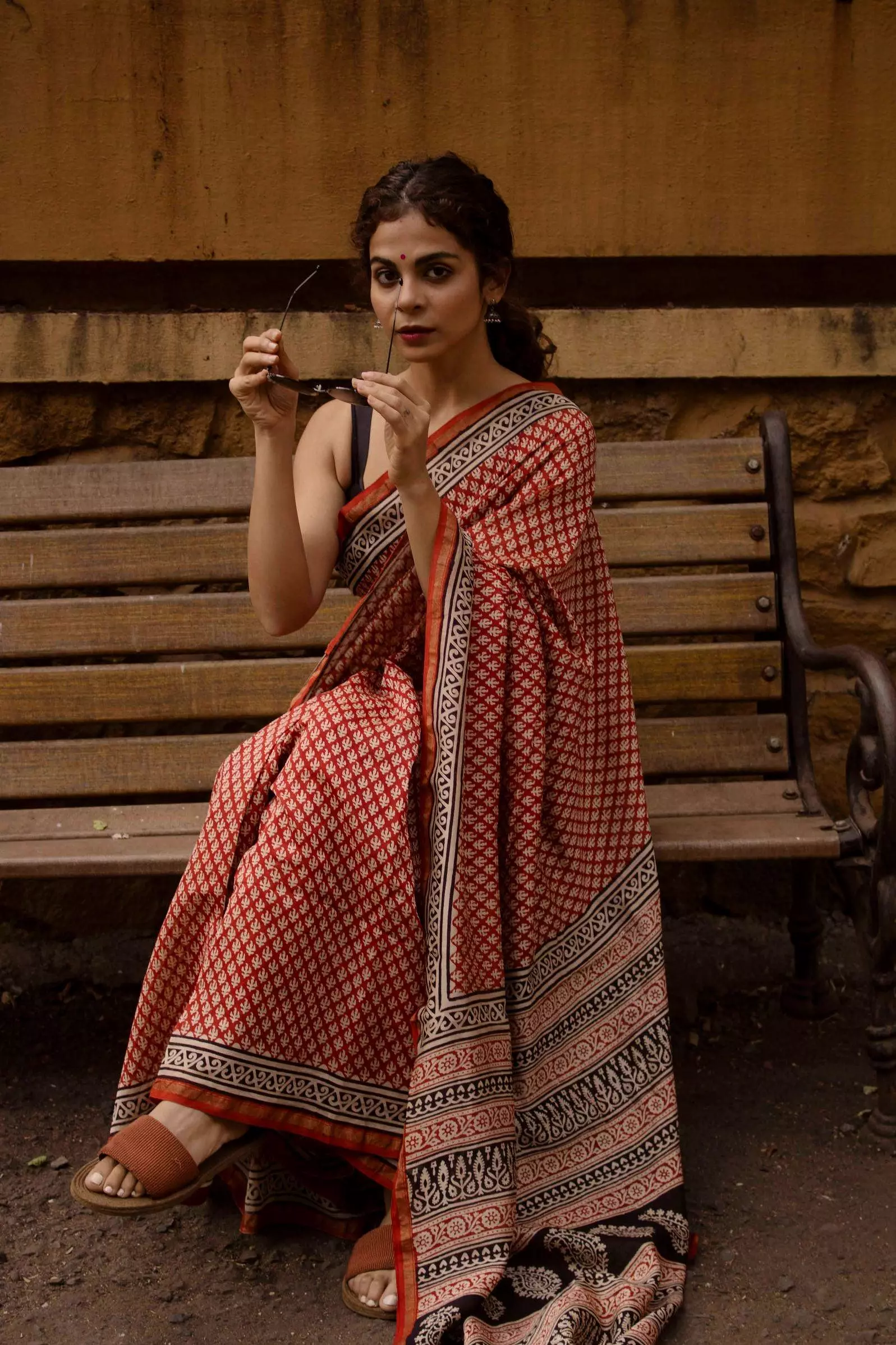 Roheda Makkhi buta  Syahi Begar Chanderi Saree