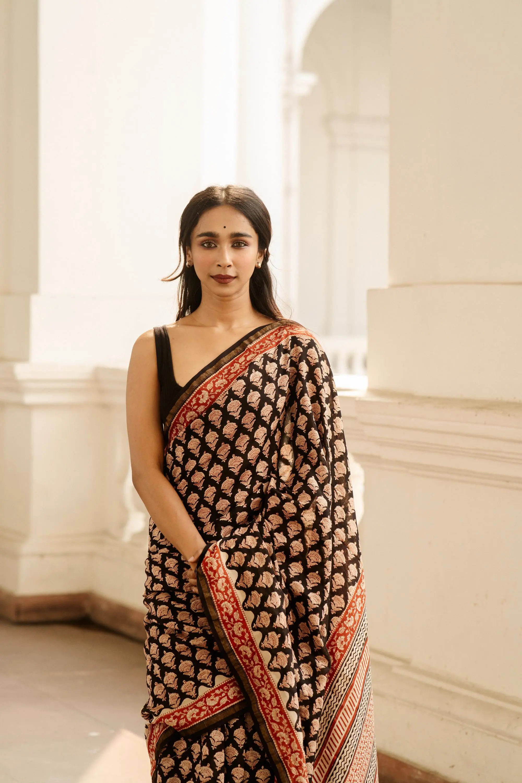 Roheda Mughal boota Black  Syahi Begar Chanderi Saree